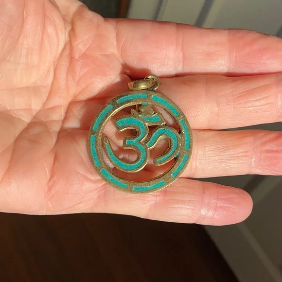 OM Pendant - Picture 5 of 5